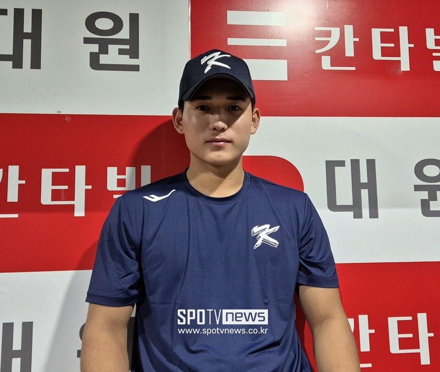 kt→롯데→키움→상무→국대, 158㎞ 재능 드디어 꽃피우나…"1군에서도 제대로 못 했는데"