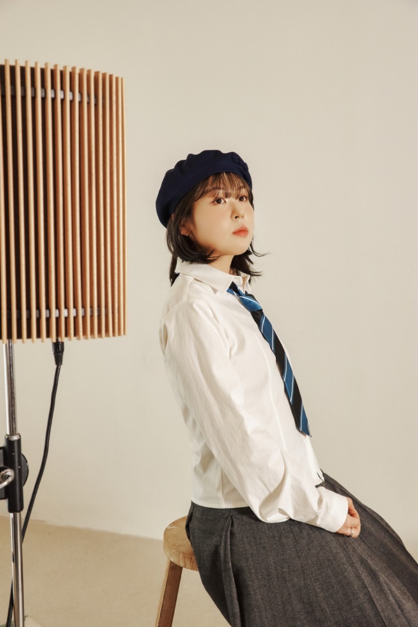 최유리, 데뷔 4년만에 첫 정규앨범 '746' 발표…전곡 작사-작곡