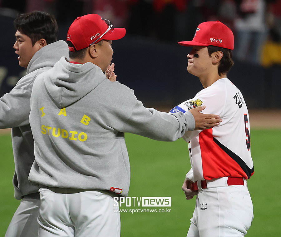 ▲ 이범호 감독 김도영 ⓒ곽혜미 기자