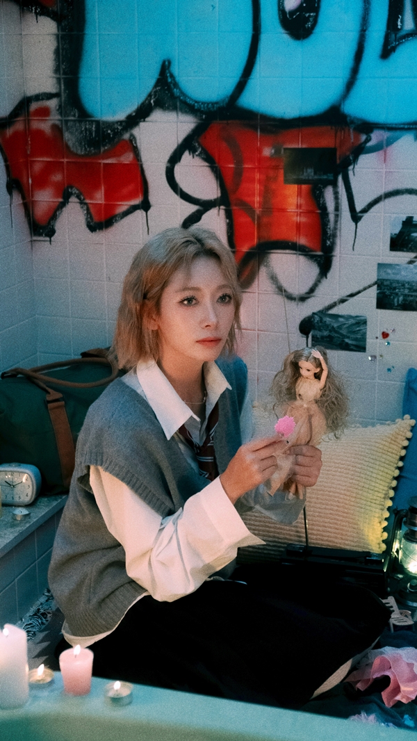▲ 2일 공개되는 신곡 '히어로'를 발표하는 그래쓰. 제공|S27M엔터테인먼트