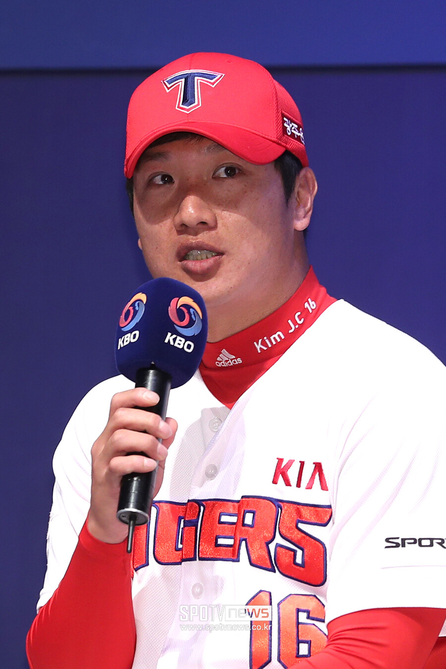 KIA 벌써 코칭스태프 보강 나섰다…김주찬 벤치코치로 전격 컴백, 김민우 코치 재영입 [공식발표]