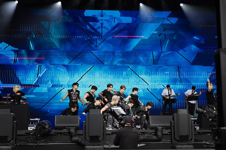 세븐틴, 10년 차에도 '무한 질주'…더 넓은 세계로 