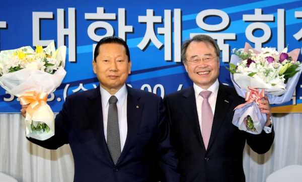 2016년 통합체육회 출범 당시 문체부는 경기단체에 예산을 직접 교부했지만, 현장에서 혼란이 생기자 1년 만에 다시 대한체육회에 재교부하는 방식으로 변경됐다. 