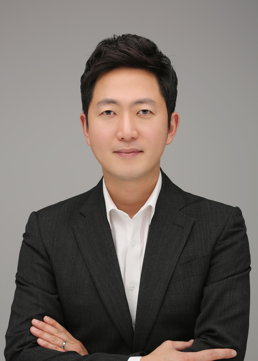 하이브 CEO "본질 집중해 묵묵히 사업…뉴진스 성장에 최선 다할 것"