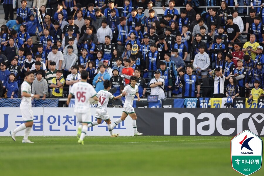 [현장 REVIEW] 굿바이 생존왕, 대전이 살았다...'15분만 2골' 대전, 인천에 2-1 승리 → 인천 창단 첫 강등 수모