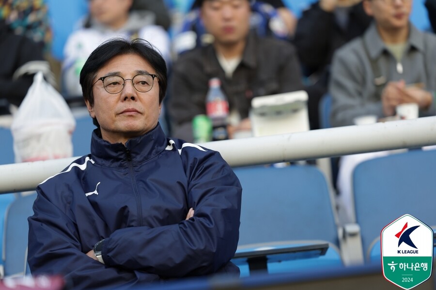 ▲ 10일 오후 인천축구전용경기장에서 하나은행 K리그1 2024 37라운드가 열렸다. 인천 유나이티드가 지면 다이렉트 강등이 확정될 수도 있던 상황. 인천은 끝내 위기를 탈출하지 못했다. 대전하나시티즌에 1-2로 지면서 창단 처음 2부리그로 내려간다. 대전은 잔류를 확정했다.  ⓒ 한국프로축구연맹