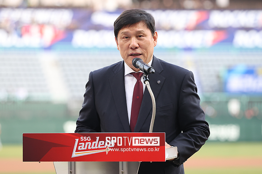 “韓야구 숙원 프로야구 산업화 시대 열었다” 2024 일구상 KBO 허구연 총재 수상
