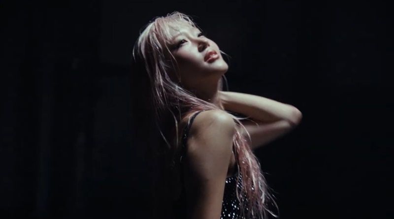 혜윤, 솔로 데뷔 싱글 '피벗' MV 티저 공개…독보적 아우라