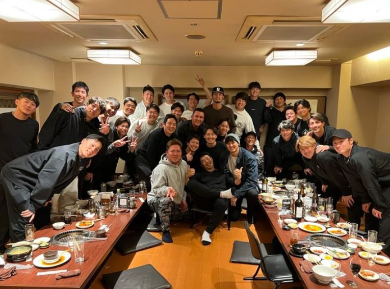 ▲ 2023년 WBC 당시 오타니 쇼헤이가 일본 대표팀 회식을 주도하면서 전승 우승을 이끌어 화제를 모았다. ⓒ 오타니 쇼헤이 SNS