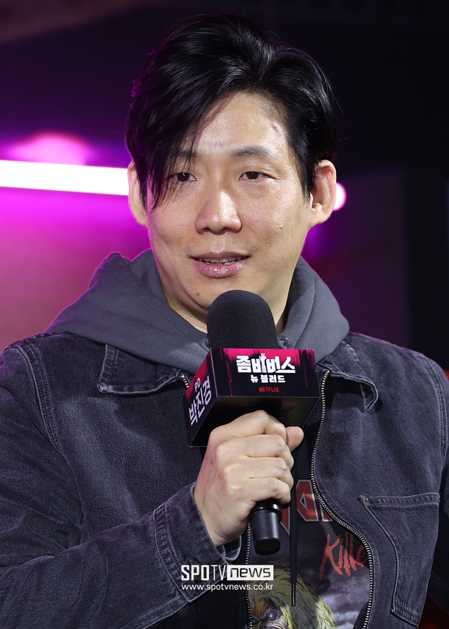 [포토S] 인사말 하는 박진경 PD