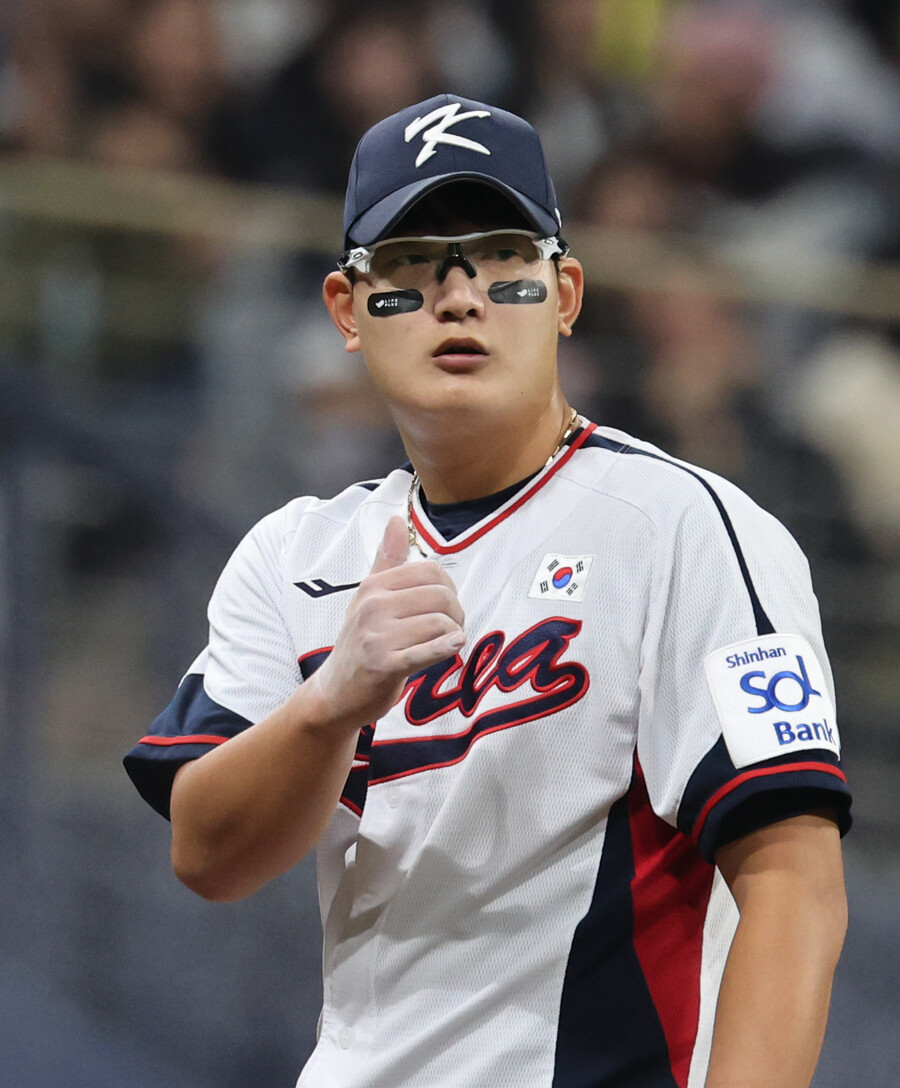 "글러브에 가타카나 이름…日선수 이름 술술" 김서현이 'NPB 도전' 말하자, 일본도 '솔깃'