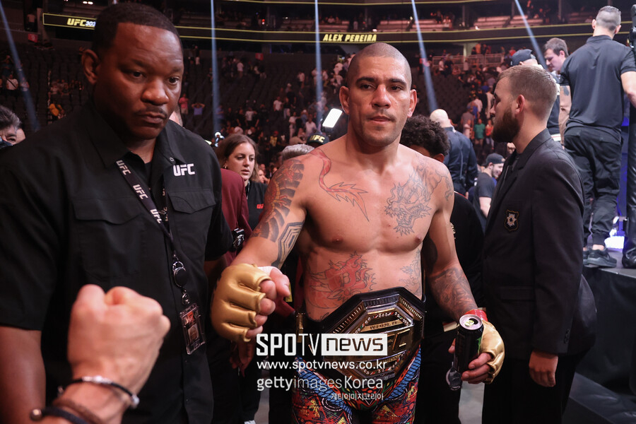 "UFC 챔피언 이길 한국 팬 찾습니다"…페레이라와 '펀치 머신' 대결 열린다