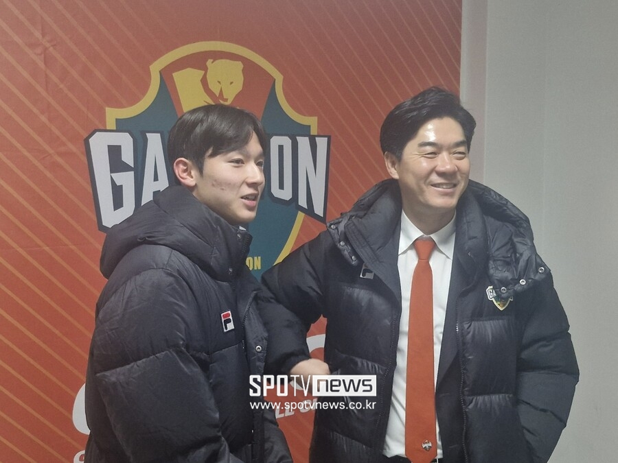 ▲ 양민혁과 윤정환 감독  ⓒ장하준 기자