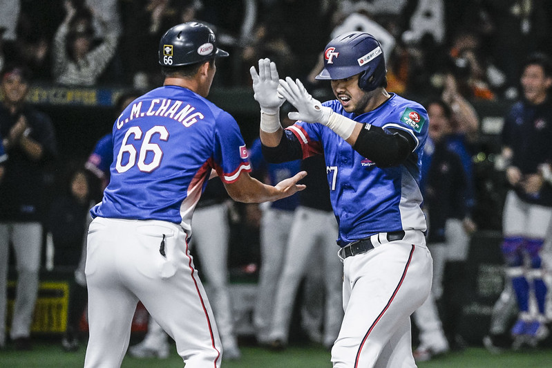 ▲ 선제 솔로 홈런을 날린 대만 포수 린쟈정 ⓒ WBSC