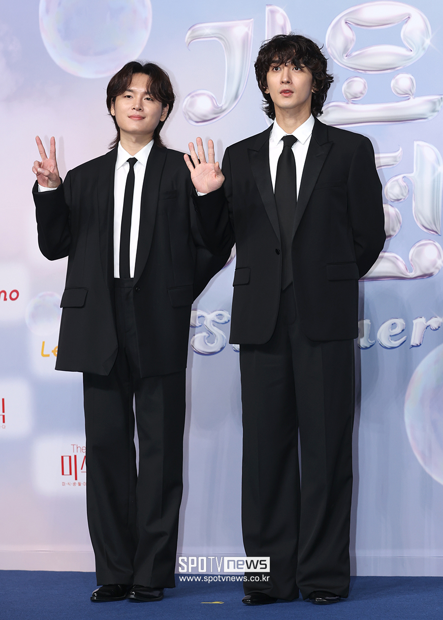 잔나비, '학폭 의혹 탈퇴' 유영현 스태프로 품었다…팬들 항의에 팬카페 퇴출