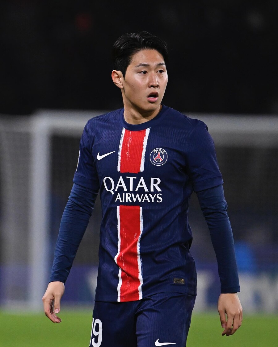 ▲ 오는 27일 수요일 새벽, 김민재의 바이에른 뮌헨(이하 뮌헨)과 이강인의 파리 생제르망(이하 PSG)가 24-25 UEFA 챔피언스리그 리그 페이즈 5차전에서 격돌한다. 리그 페이즈에서 부진하고 있는 두 팀은 16강 진출을 위해 총력전을 펼칠 예정이다. 뮌헨의 든든한 벽으로 거듭난 김민재와 PSG 내 존재감을 과시 중인 이강인이 출격을 앞뒀다. ⓒ 파리 생제르맹