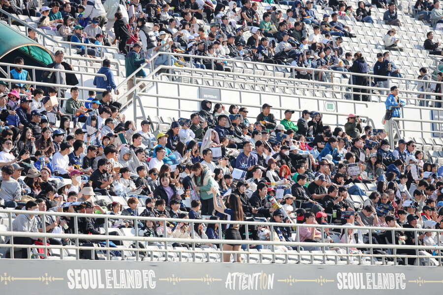 '전북 기다려' 서울E, 승강 PO 1차전 예매 10분 만에 1만 석 매진…승격 기대감 충만
