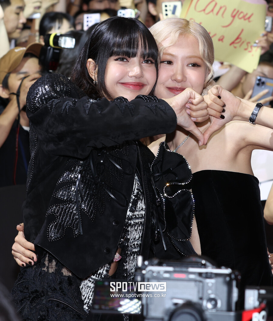 로제 이어 리사까지 '정규' 나온다…'열일'하는 '솔로' 블랙핑크[초점S]
