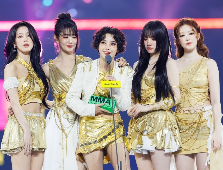 전소연 "(여자)아이들 전원 재계약…5명 평생 함께하자"[전문]
