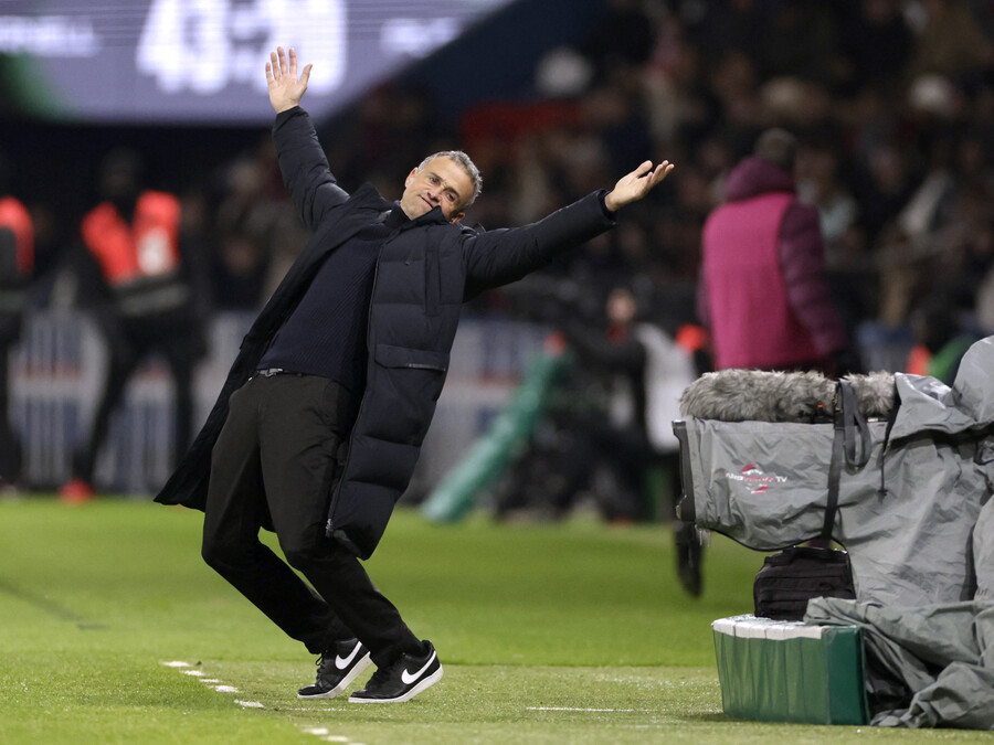 '이강인 괜찮아?', PSG 분열 조짐…엔리케 감독 지휘 방식에 분노 역류 직전