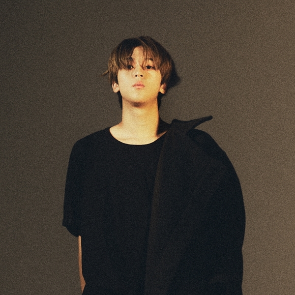 21살 빅나티, '히어로 데스'로 영화 같은 위로와 낭만 전한다