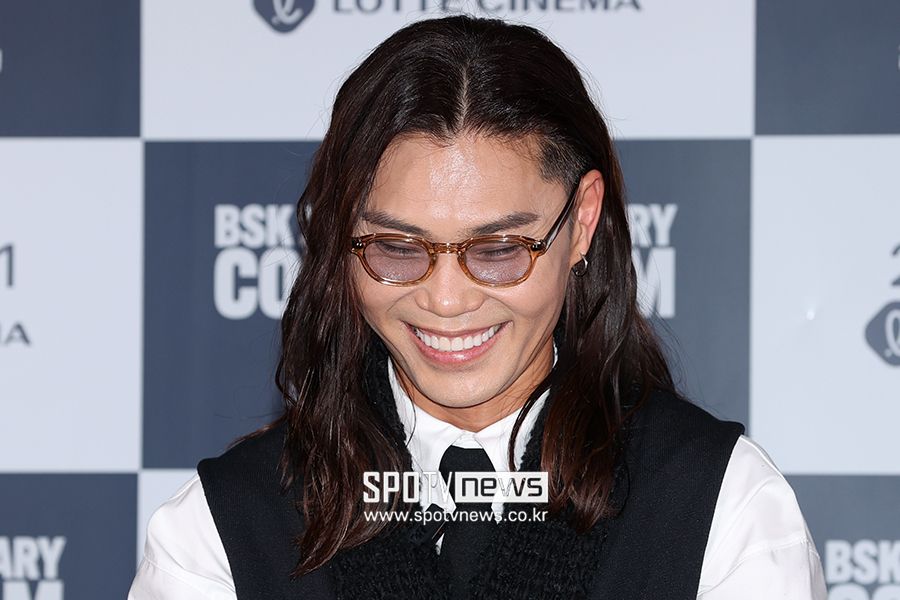 [포토S] 김범수, '비주얼 가수란 소리에 미소'