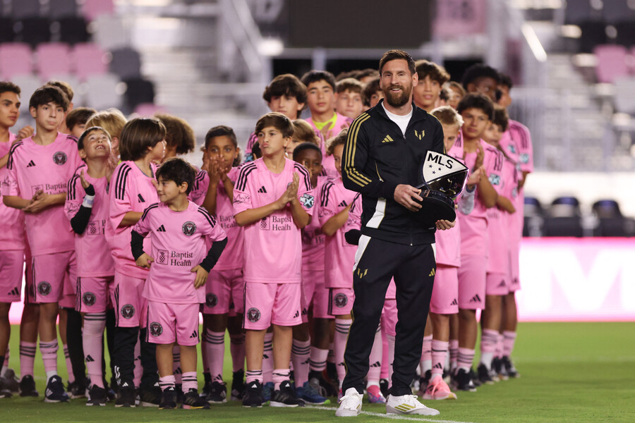 ▲ 리오넬 메시가 올 시즌 미국프로축구(MLS) 시즌 최우수선수에 선정됐다. 리그 우승을 이끌지는 못했지만. 부상을 극복하며 최고의 경기력을 보여줬다는 평가다. ⓒ연합뉴스/REUTERS/AFP