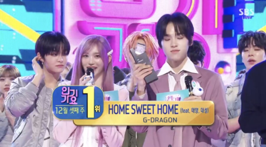 지드래곤, 방송 출연 없이 7년 만에 '인기가요' 1위…로제·트와이스 꺾었다