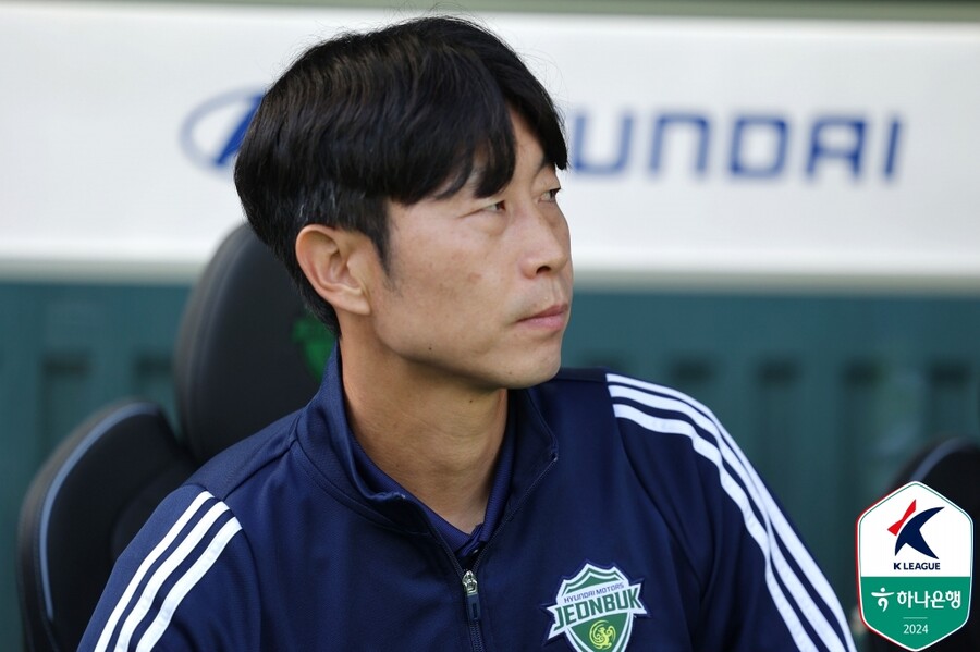 전북, 김두현 감독과 결별…선수단 전체 아우를 리더십 아쉽다는 평가