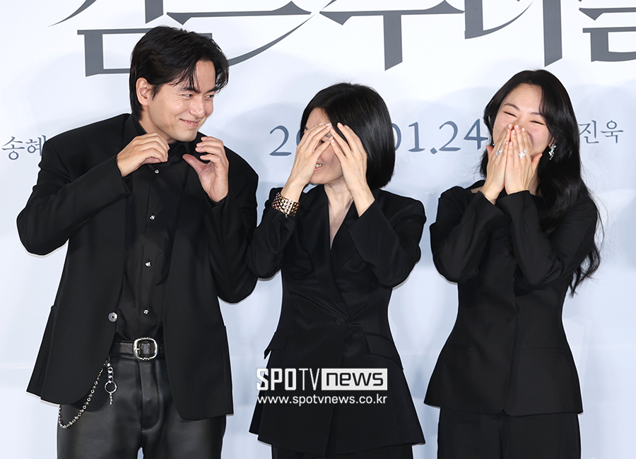 [포토S] 이진욱-송혜교-전여빈, '꺄르르 꺄르르~'