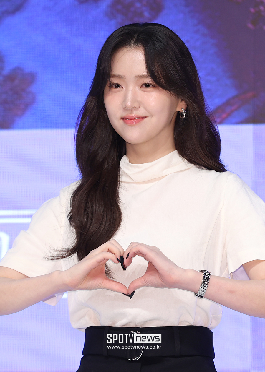 '체크인 한양' 김지은 "첫 사극 도전, 부담·걱정 많았지만…동료들 의지"