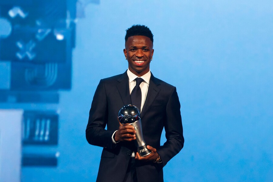 발롱도르 실패에 짜증 가득 비니시우스, FIFA 올해의 선수상 수상에는 카타르까지 날아가는 정성
