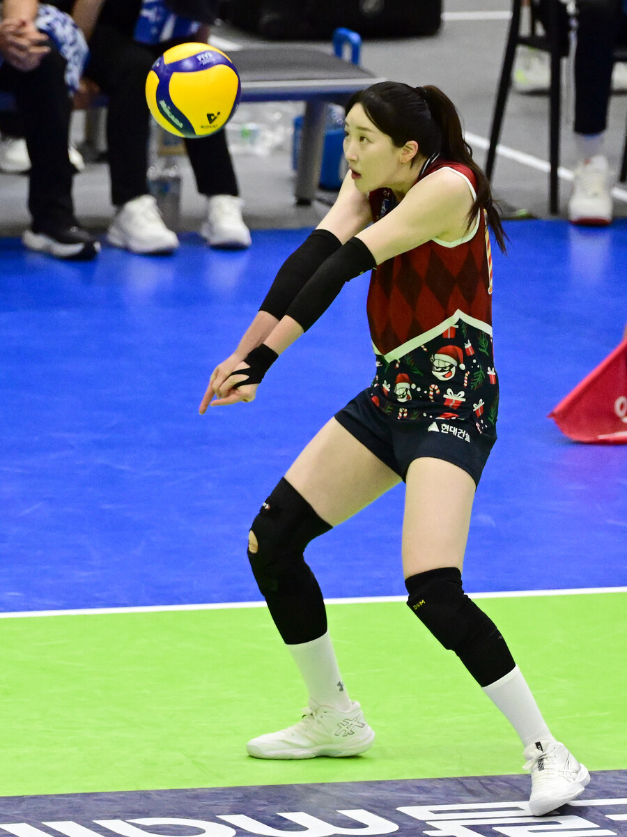 ▲ 현대건설 고예림이 20일 수원 실내체육관에서 열린 도드람 2024-2025 V리그 여자부 흥국생명 핑크스파이더스와의 경기에서 13득점에 공격 성공률 50%로 맹활약하며 팀의 3-0(25-12, 25-21, 25-16) 승리를 이끌었다. ⓒKOVO