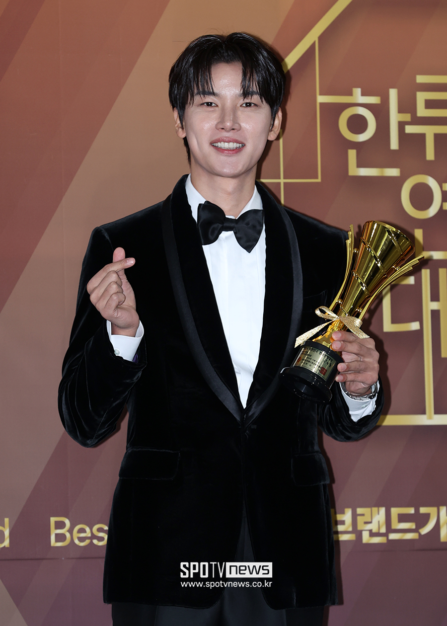 [포토S] 노지훈, 근사한 하트