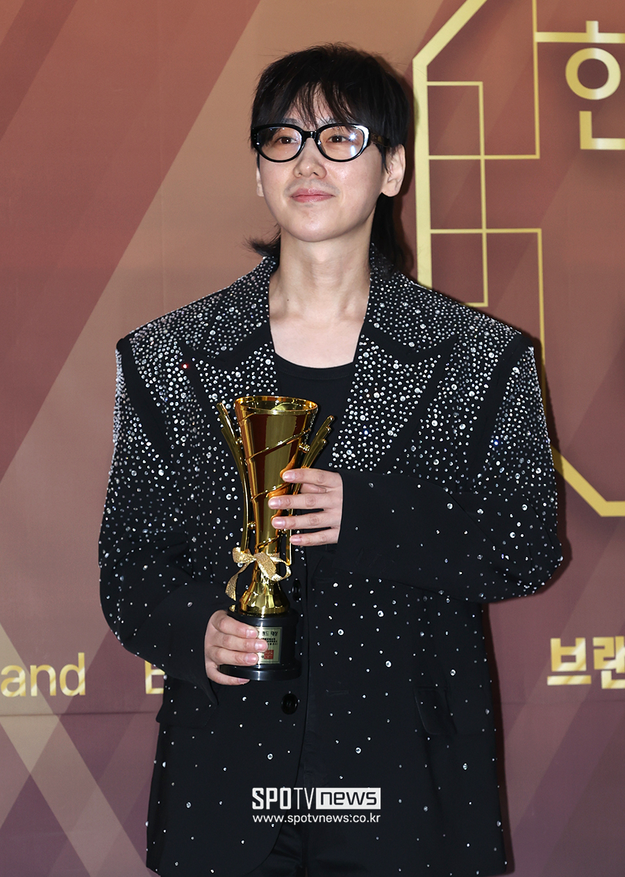 [포토S] 위순 ,'블링블링 빛나는 재킷'