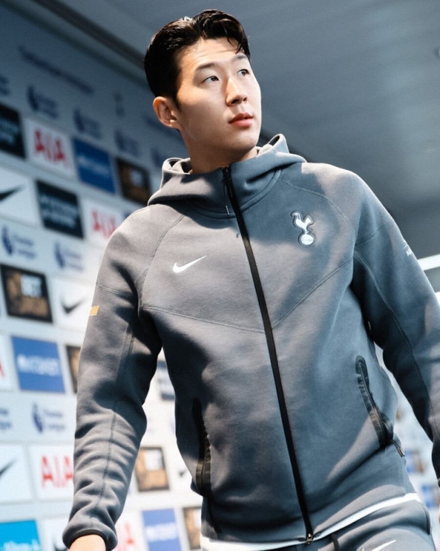 ▲ 보도에 따르면 토트넘은 손흥민과 관련해 일단 1년 연장 옵션을 발동한 뒤 2년 재계약 합의에 이를 것이라고 1+2년 연장 방안을 전했다. ⓒ 토트넘 홋스퍼