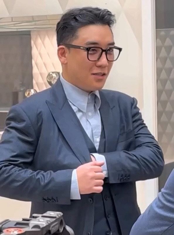 빅뱅 출신 승리, '88억 반지' 따라 끼나…해외 사업하며 "GD보다 잘 벌어"[종합]