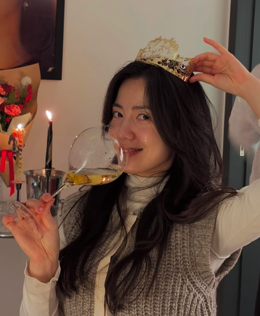'티아라 왕따 폭로' 류화영 "시끄러웠던 일 후 재충전…늘 겸손한 사람 될 것"