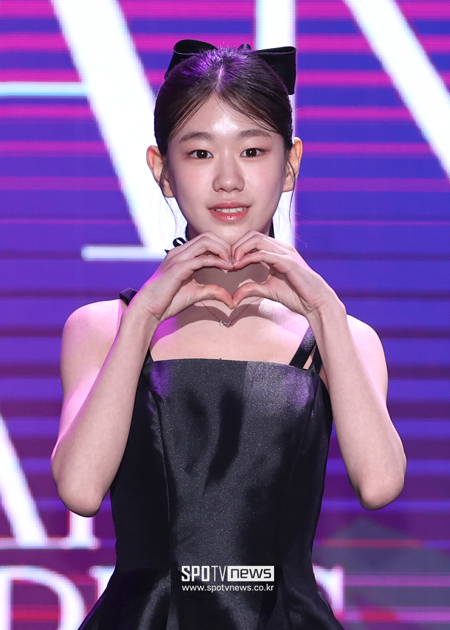 [포토S] 박소이, '정변' 교과서