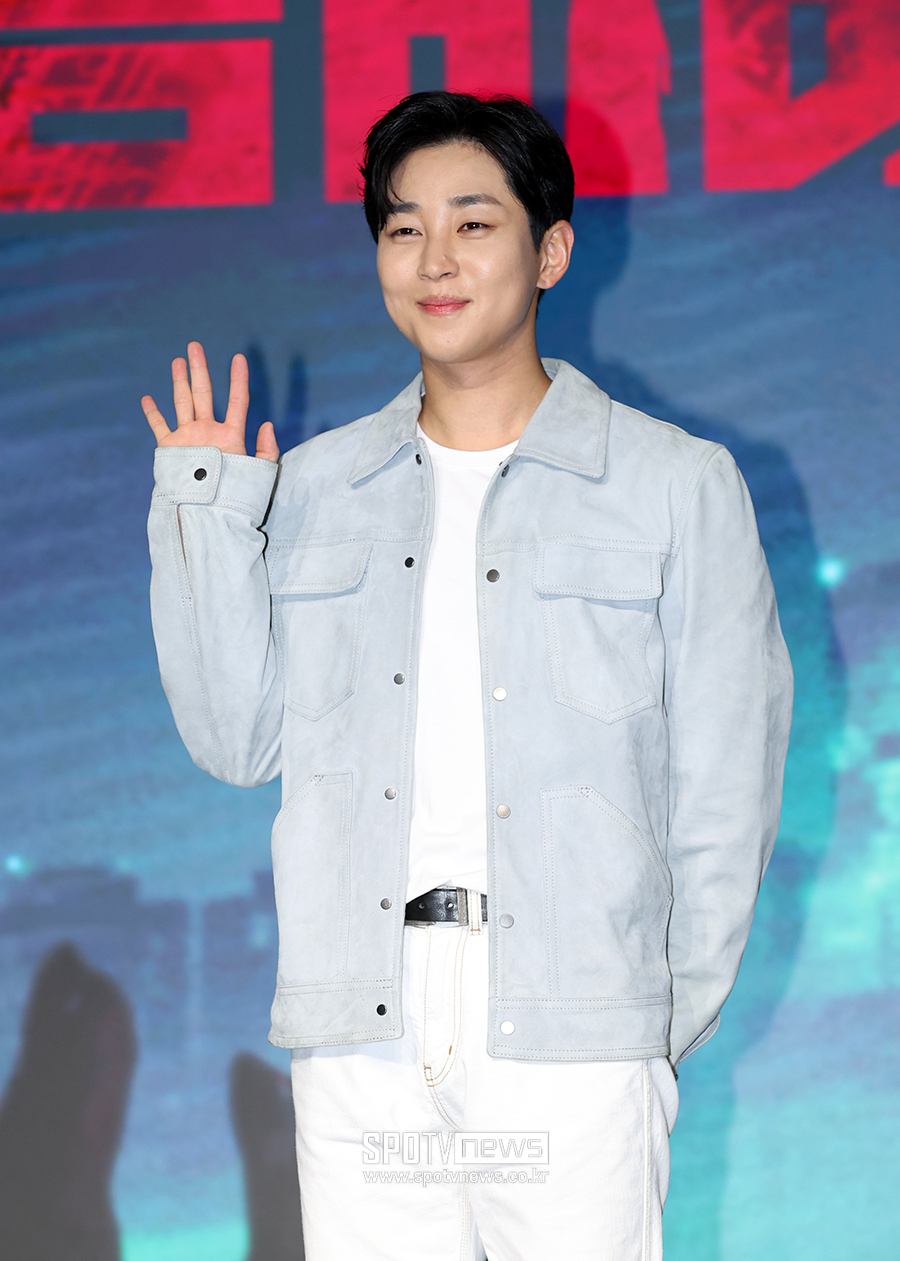 딘딘, 제주항공 여객기 참사에 1천만원 기부 "조금이라도 도움되길"