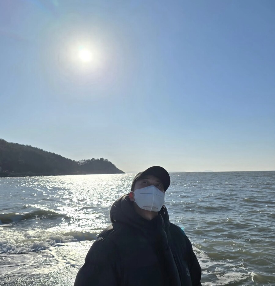"좋은 일만 가득하시길" 전현무, 연말 일정 취소…SNS로 전한 새해 인사