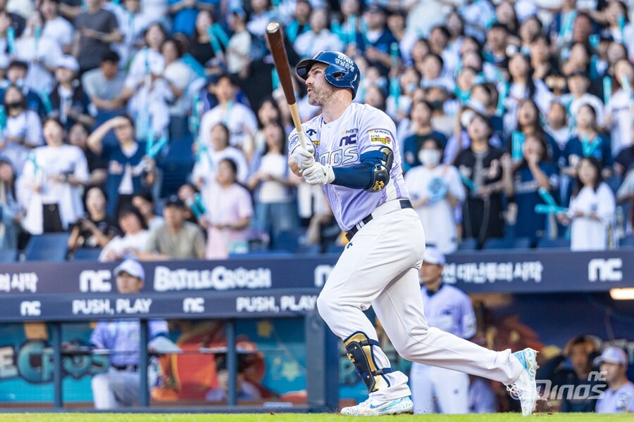 ▲ NC 맷 데이비슨은 지난해 일본 프로야구 히로시마 도요 카프에서 112경기 동안 19홈런을 기록한 뒤 재계약에 실패했다. NC에서는 60경기 만에 20홈런을 달성했고 홈런왕으로 시즌을 마쳤다. ⓒ NC 다이노스