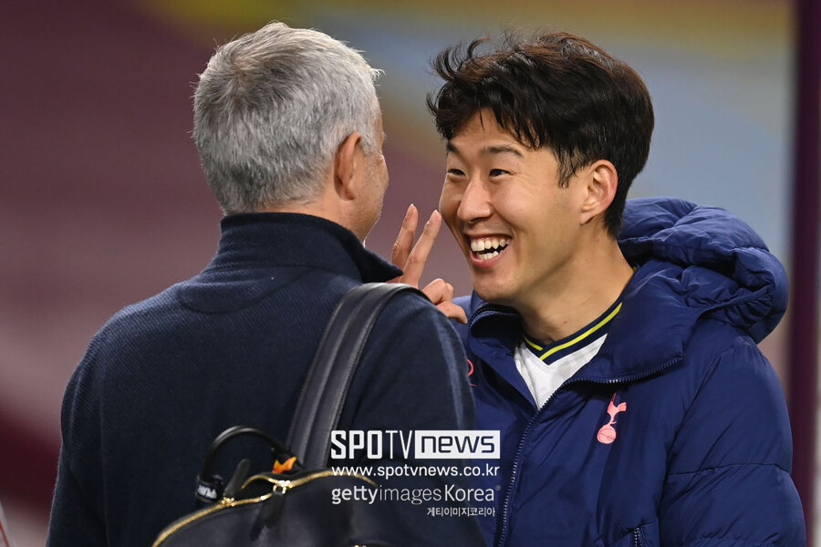 ▲ 토트넘 홋스퍼에서 사제의 연을 맺었던 손흥민과 조제 무리뉴 감독, 페네르바체에서 다시 만나는 그림이 그려질까.