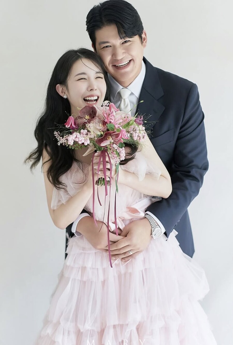 '방민아 언니' 방현아, 캐디 남규하와 결혼…"연인에서 부부로"[전문]