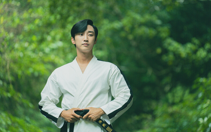 진영, 차기작은 대만 영화 '1977년 그 해 사진'…태권도 코치 변신
