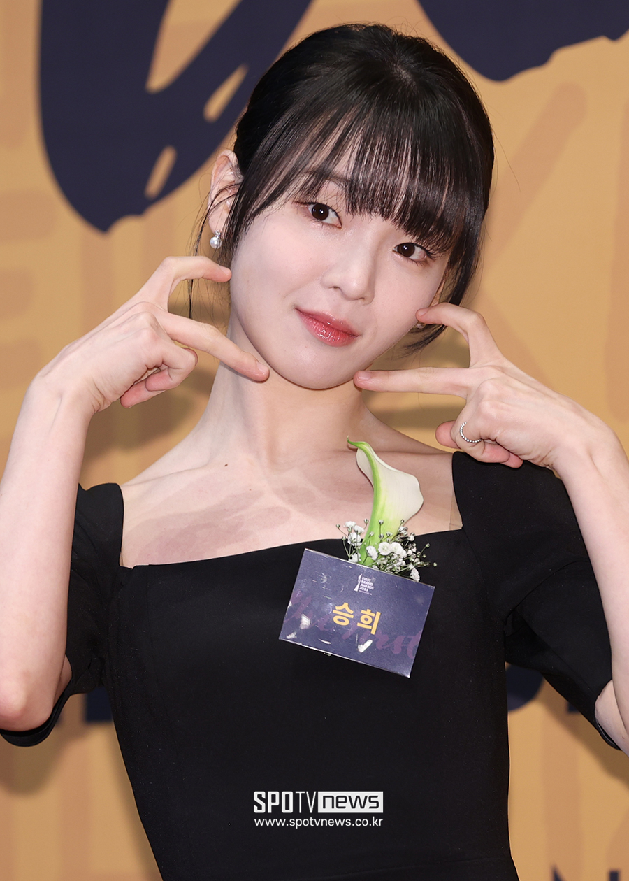 [포토S] 오마이걸 승희, '사랑스러운 볼하트'