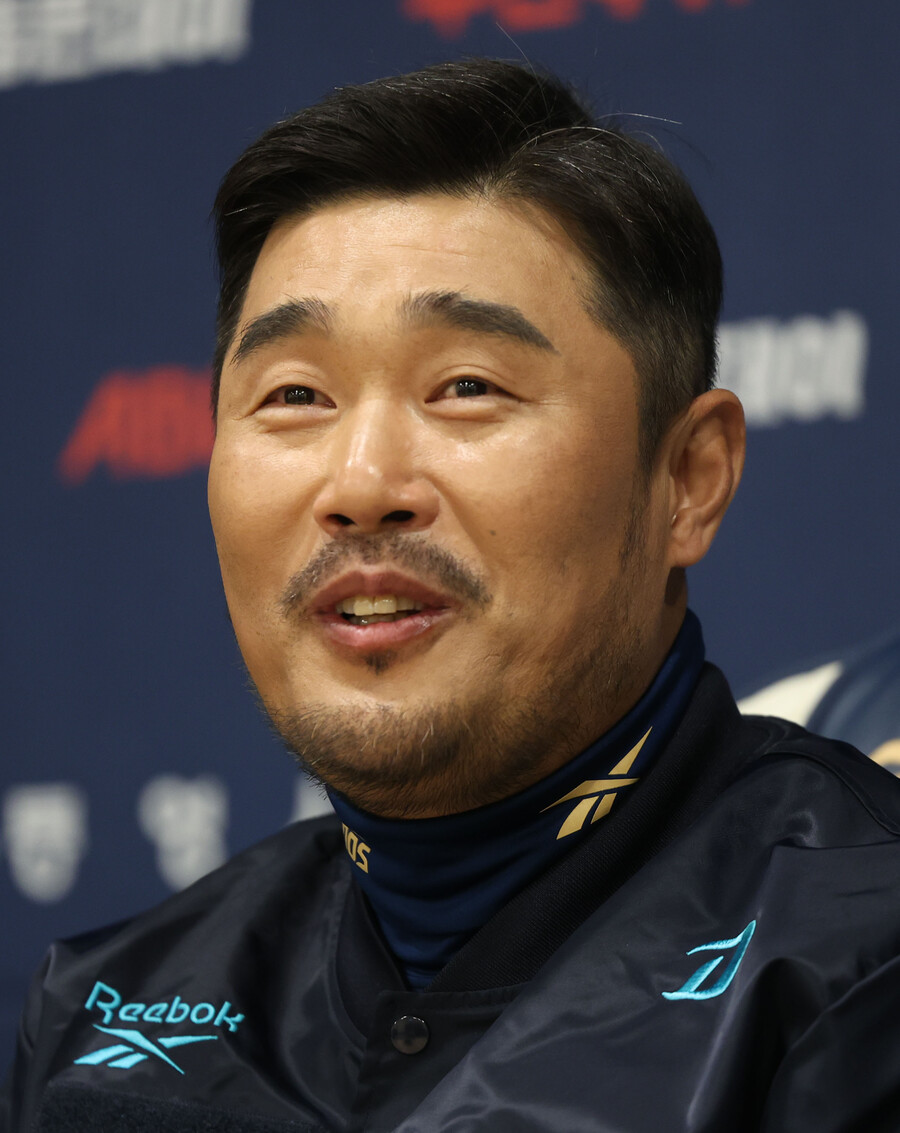 ▲ NC 다이노스 이호준 감독. 이호준 감독은 3일 신년회 인터뷰에서 투수진에 물음표가 많다는 사실을 인정했다. 그러나 서재응 수석코치는 기대할 만한 원석이 많다며 긍정적인 반응을 보이고 있다고. ⓒ 연합뉴스