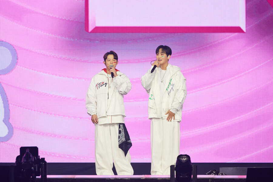 환희·바다·토니안 "SM 영원할 것…30주년 함께해 기뻐"