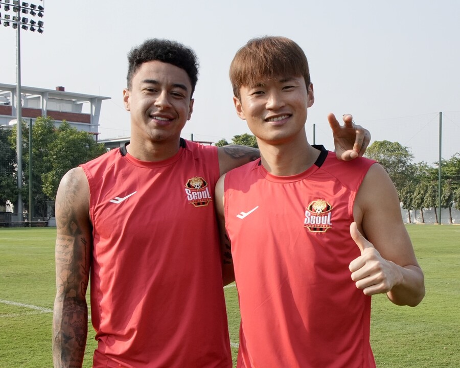 ▲ 김진수는 “대한민국을 대표하는 FC서울에 입단하게 되어서 영광이다. 항상 열정적으로 응원해 주시는 팬들이 많다는 것을 알고 있고, 내가 어떻게 해야 할지 잘 알고 있다. 2025시즌 즐겁고 행복하게 해드릴 수 있도록 초심으로 돌아가 최선을 다하는 모습을 보여드리겠다. 하루빨리 FC서울에 녹아들 수 있도록 하겠다”며 입단 소감을 전했다. ⓒ FC서울