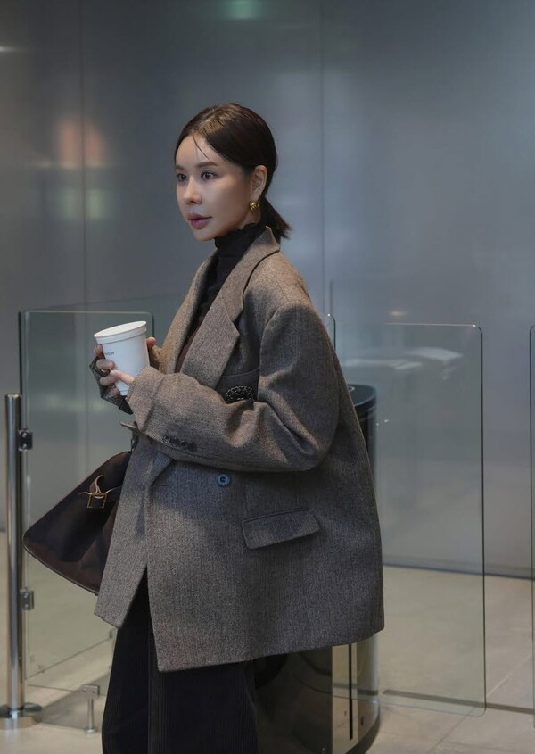 '연매출 100억' 김준희, 쇼핑몰 사업 접는다…"육체적·정신적 건강악화"[전문]